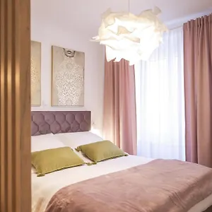 Charming In Center Apartman
